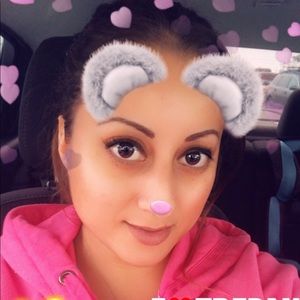 Meet your Posher, Roxana